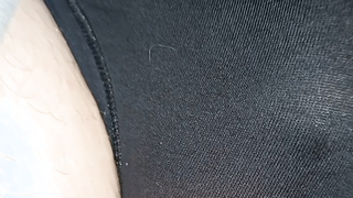 In den getragenen Slip gespritzt