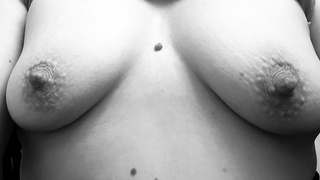 Titten meiner Ehefrau würden sich gerne über eine Bewertung freuen