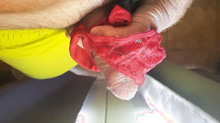 Schön wichsen und Tribute abspritzen