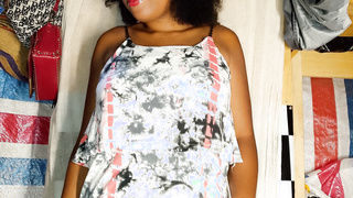 Unter den Rock geschaut bei meiner Frau