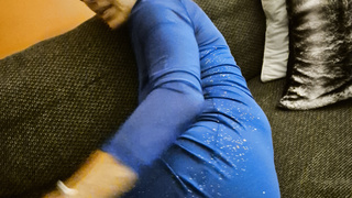 Milf in blau