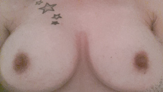 Nadine in der Badewanne