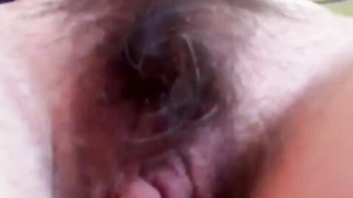 Amateurfrau mit haariger Muschi