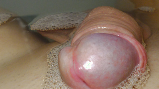 Kleiner Penis in der Wanne und mehr geiles