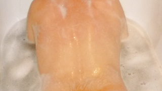 Kleiner Penis in der Wanne und mehr geiles