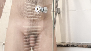 Heiß und sexy im Hotelbad im Urlaub