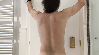 Heiß und sexy im Hotelbad im Urlaub