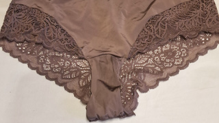 Die Höschen meiner Frau . Part 2