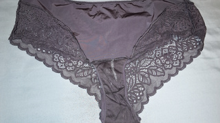 Die Höschen meiner Frau . Part 2