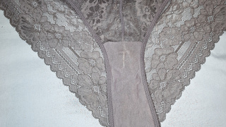 Die Höschen meiner Frau . Part 2