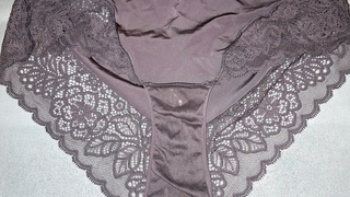 Die Höschen meiner Frau . Part 2