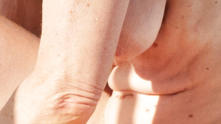 Hängetittchen beim FKK