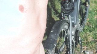 Mein erstes Mal nackt Fahrrad fahren!