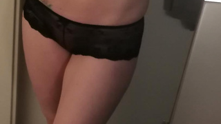 Meine Tattoo Frau macht Selfie