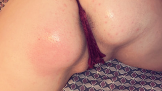 Erst Arsch versohlt und dann eingeölt