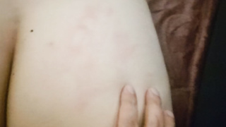 Auf ihren geilen Arsch gesprizt