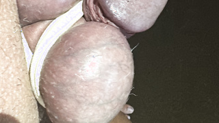 BDSM Schwanz geil Abgebunden