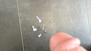 Abspritzen - Wer möchte einen frischen Shake ?