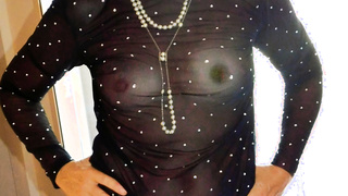 Black (dessous) on blonde