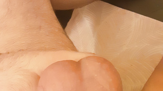 Rasierter Penis vom Behaarten Mann.