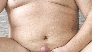 Schwanz wichsen mit 800gr. hodengewichte.