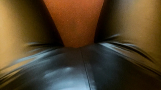 Leder-Leggings an mir