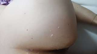 Freundin mit Hundeschwanzplug