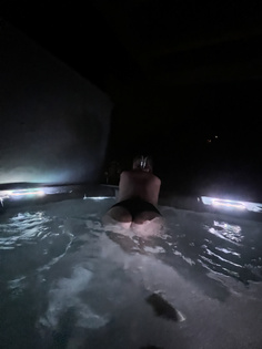 Gemütlicher Abend im Pool