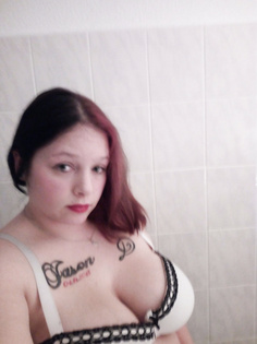 Dicke Titten Bilder meiner Freundin