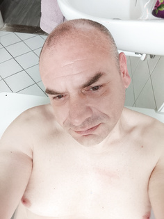 Im Badezimmer geil beim baden
