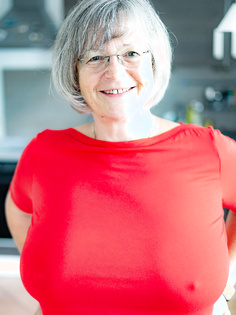Oma mit großen geilen Titten