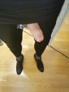 Damenwäscheträger geil am wichsen in Heels