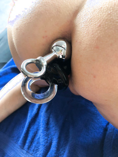 Neue Dildos werden getestet.