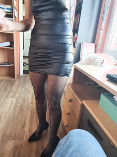 Sekretärin in Leder