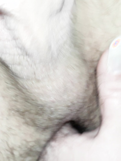 Finger im Po