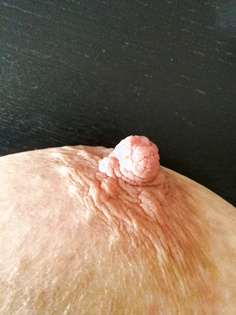 Meine heiße Freundin sie zeigt gern alles