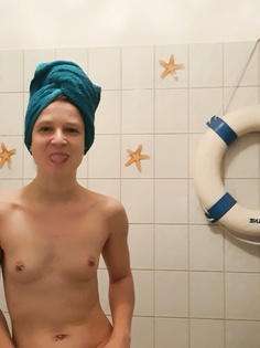 Ich beim schlafen und Duschen