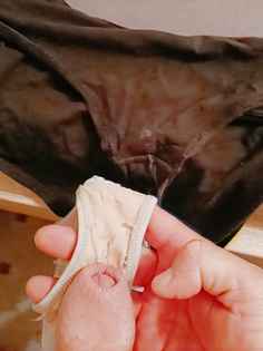 Ich wichse ins Höschen