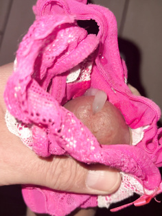 Heimlich vollgewichster Tanga