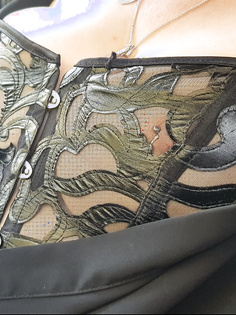 Die  Brüste meiner Frau was würdet Ihr damit machen