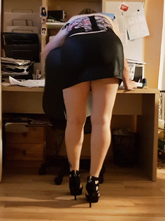 Ein paar ältere Bilder von mir in Minirock