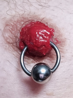 Geile Piercings am Nippel