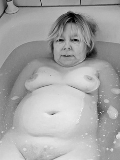 Meine Süße beim baden