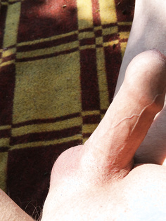 Mein rasierter Penis am Strand