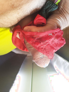 Schön wichsen und Tribute abspritzen