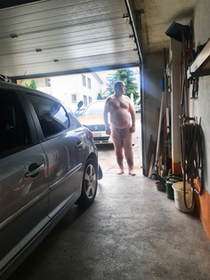 Daniel. Entblösst sich