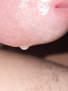 Penis in der Badewanne schön mit Babyöl