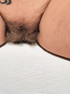 Beharte Muschi meiner Frau