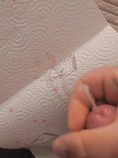 Hartes vergnügen allein bis zum abspritzen