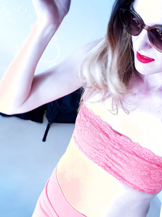 Junge Anna und ich im Hotel